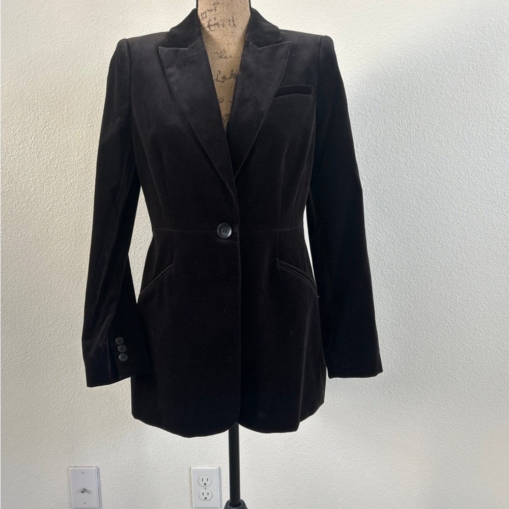 Gorgeous truffle colored velvet ling Blazer. Elie Tahari